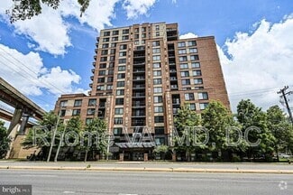 Building Photo - 2451 Midtown Ave
