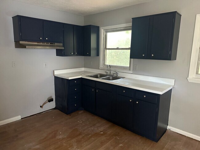 Building Photo - COMING SOON! Charming Split-Level Single-F...