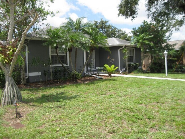 Building Photo - 4540 3rd Ave Dr E