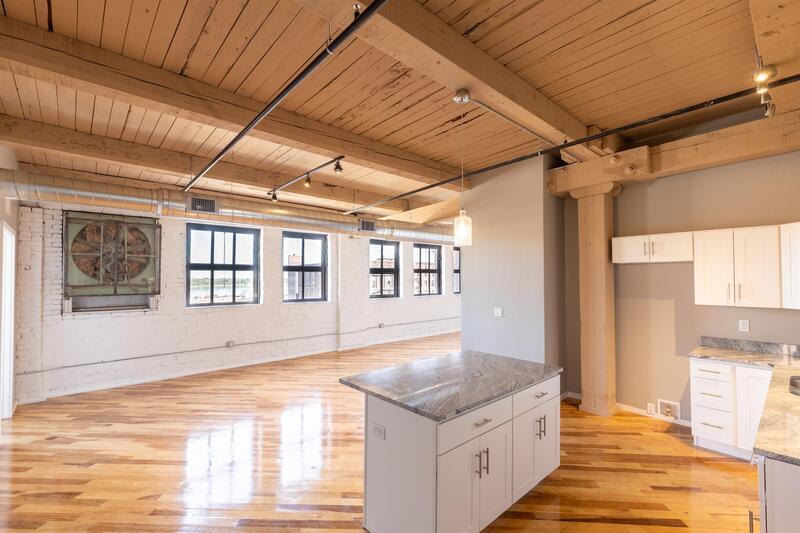 116 N 4th St Unit 208, Burlington, IA 52601 Condo for Rent in