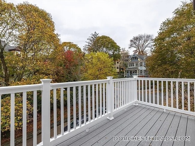 Building Photo - 19 Sawyer Ave