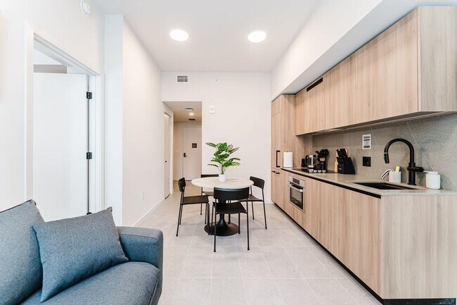 Foto del edificio - 121 NE 5th St