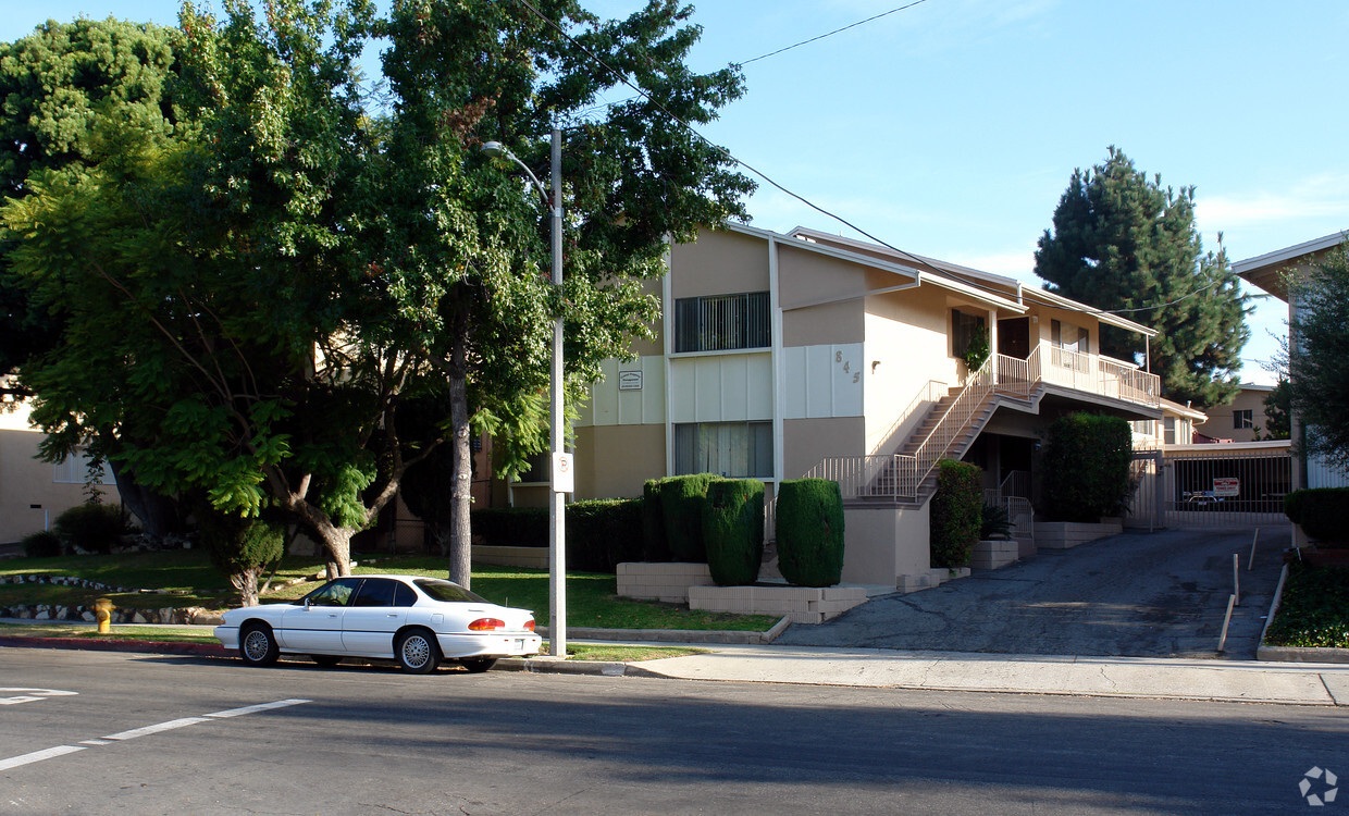 Foto principal - 839-845 Glenway Dr.