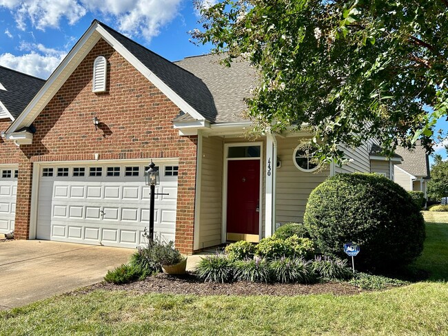 Building Photo - Beautiful End-Unit Townhome – 3 Bedrooms, ...