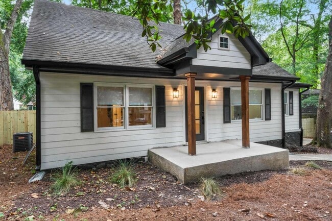Building Photo - 2735 Defoors Ferry Rd NW