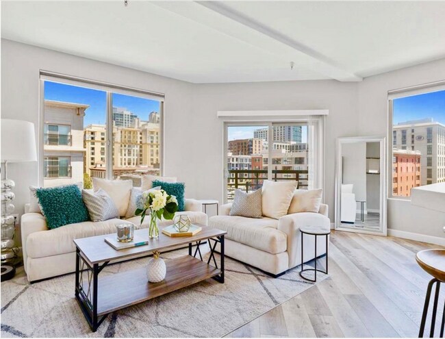 Foto del edificio - Corner Penthouse Unit