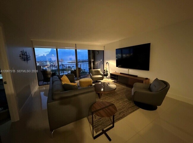 Foto del edificio - 5600 N Flagler Dr