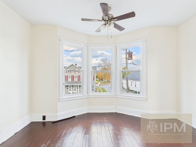 Foto del edificio - Charming 5 Bedroom, 2 Bath home in Manheim, Pa!