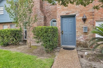 Building Photo - 9541 Clanton St
