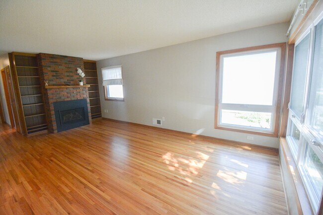 Foto del edificio - Move-In Ready 2bed 2bath with Unique Featu...