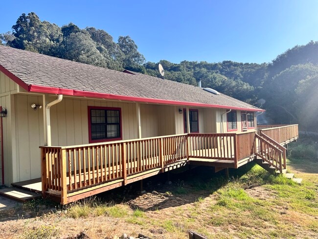 Foto del edificio - 190 Aromas Rd