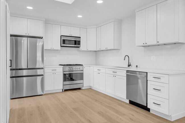 Building Photo - 3745 Beethoven St
