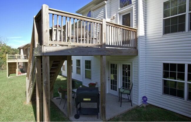 Building Photo - 6800 Brook Terrace Dr