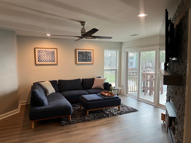 Building Photo - 17811 Half Moon Ln