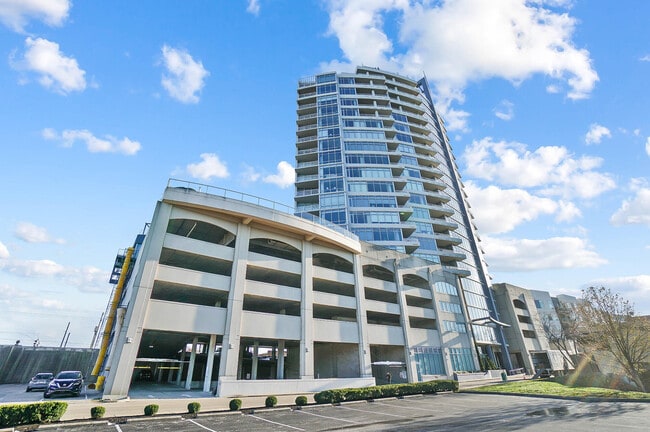 Building Photo - 400 Riverboat Row St