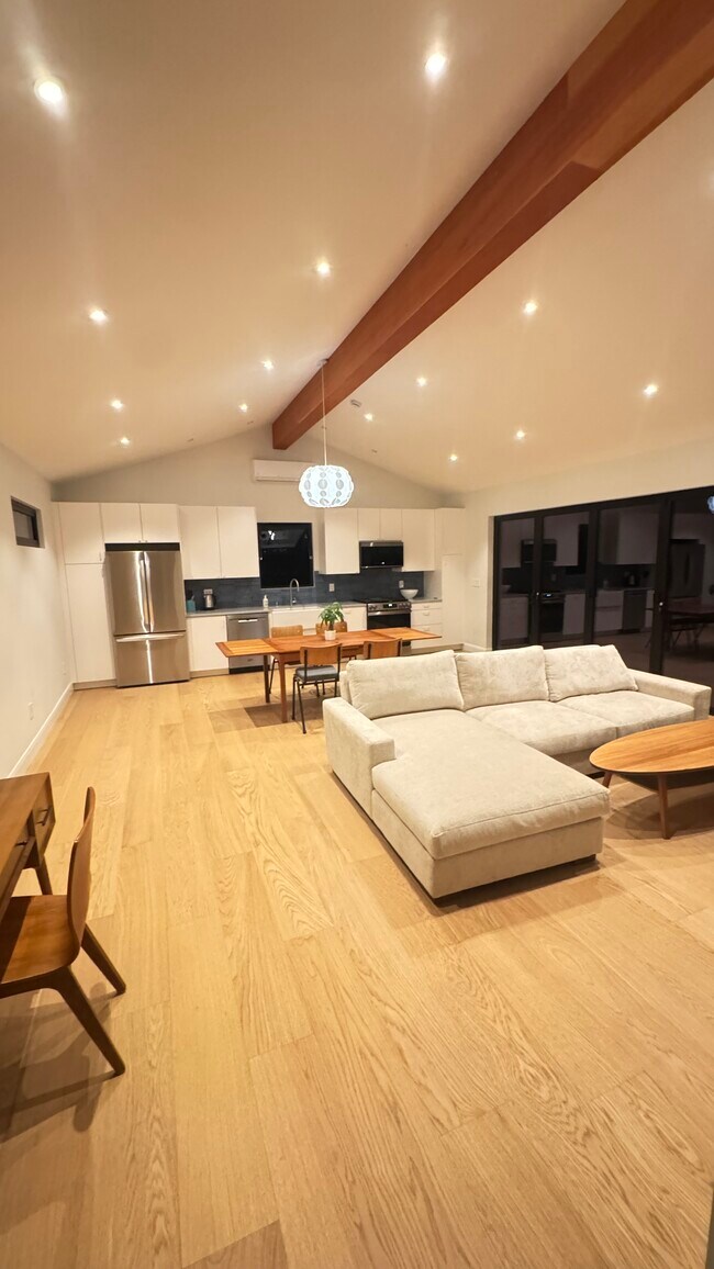 Foto del edificio - 1714 Oak St