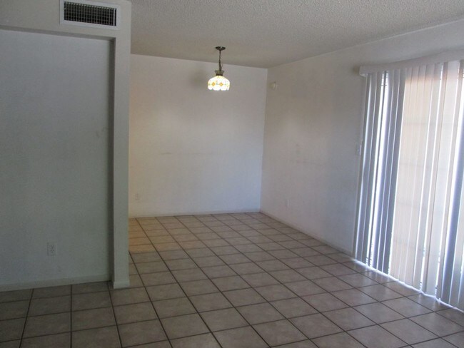 Foto del edificio - 600 S Dobson Rd