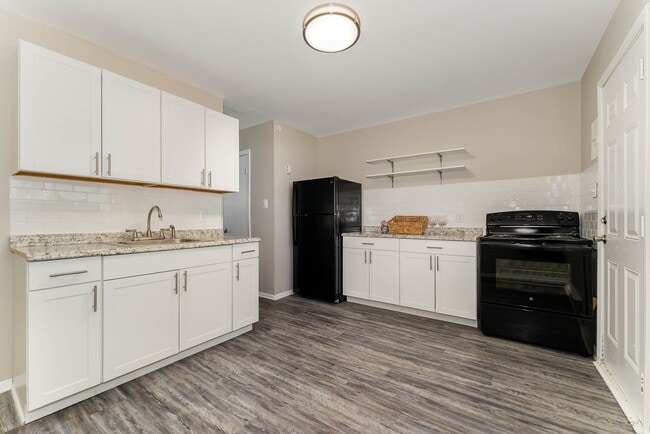 Building Photo - The Heights Townhomes