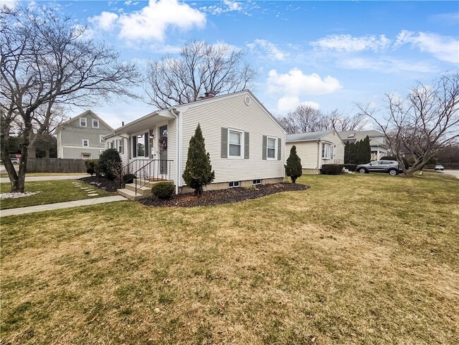 Building Photo - 10 Brayton Ave