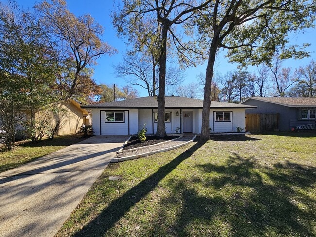 Foto del edificio - 307 Hildred Ave