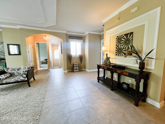 Foto del edificio - 158 Hidden Palms Ln