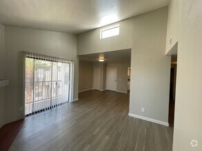 Building Photo - 934 N Benton Ave