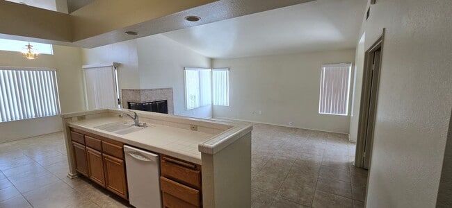 Building Photo - 543 Chelsea Way