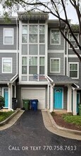 Building Photo - 1055 Park Row N