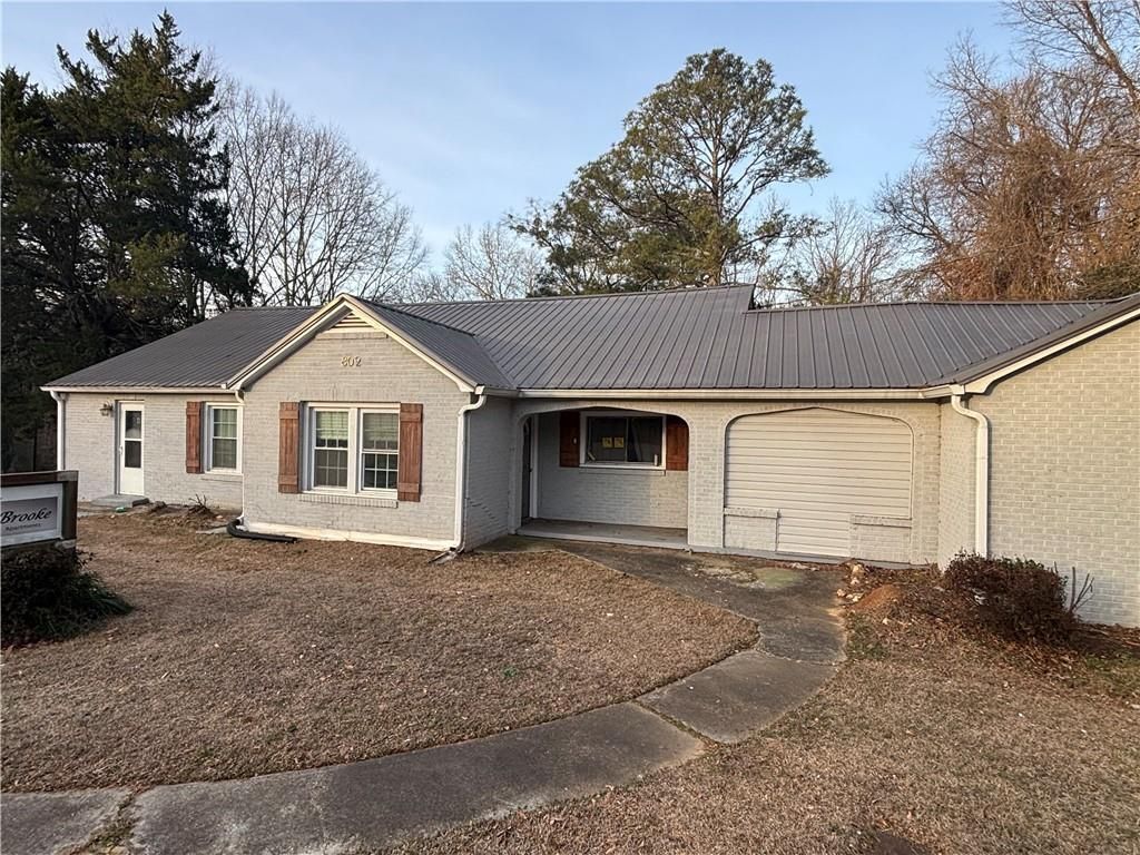 802 N Park St Unit C, Carrollton, GA 30117 | Apartments.com