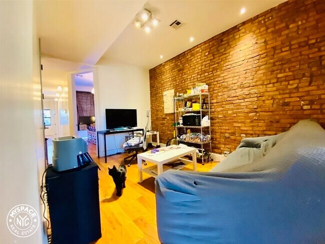 Building Photo - 940 Lafayette Ave