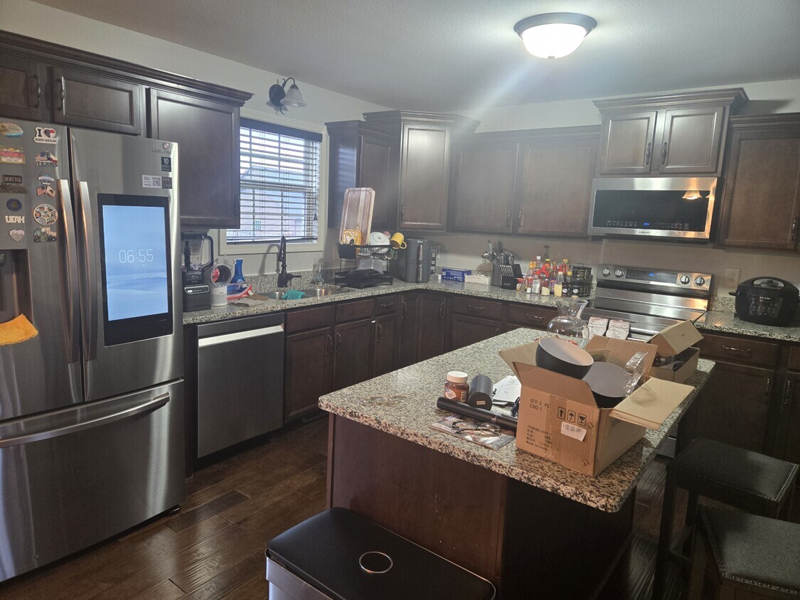 Foto del edificio - 1069 Castlerock Dr
