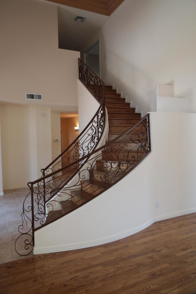 Building Photo - 6517 Eagle Ridge Dr