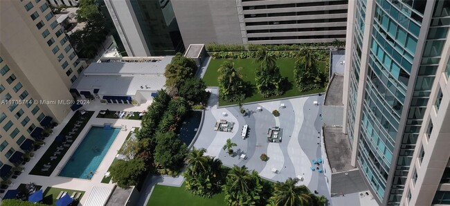 Foto del edificio - 1200 Brickell Bay Dr