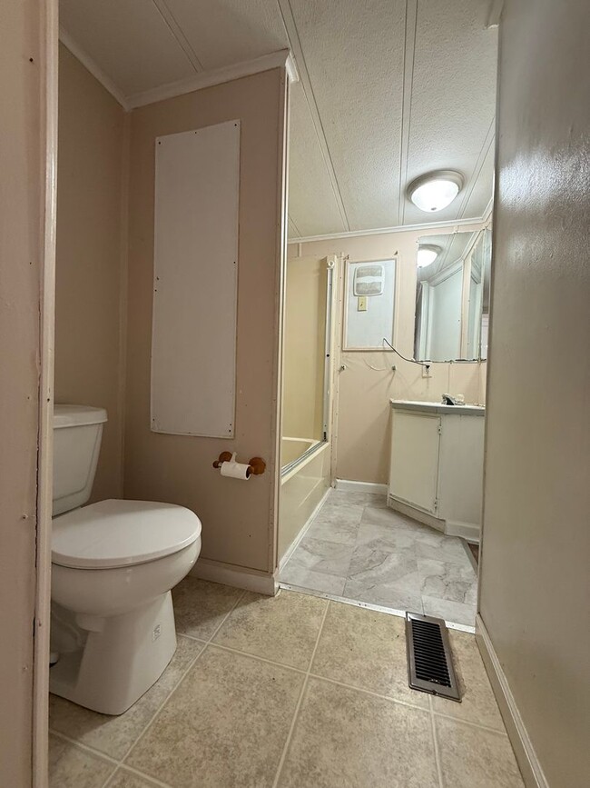 Building Photo - 2 Bedroom/2 Bath Home in Wadesboro