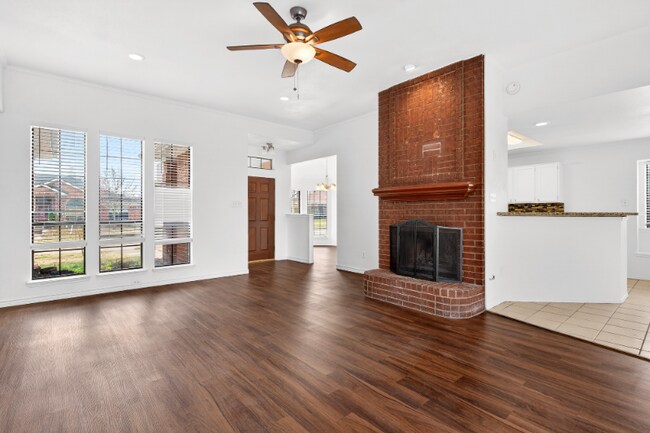 Building Photo - 1617 Briargrove Dr