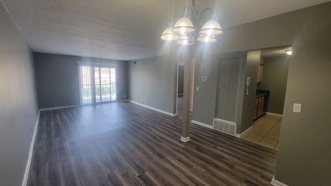Photo - Elegant 1-Bedroom Condo Near Shelbyville Rd
