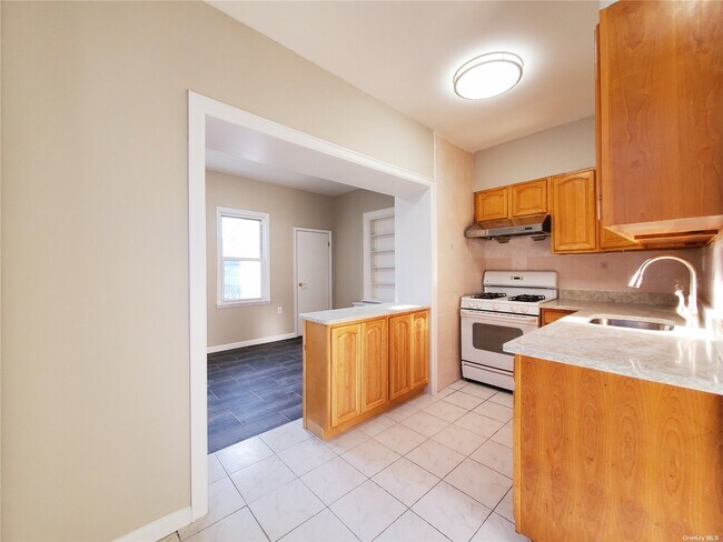 Foto del edificio - 2264 E 15th St