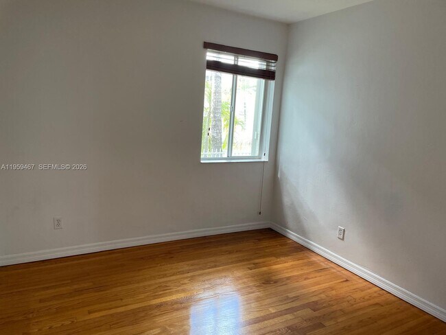 Foto del edificio - 530 SW 10th St