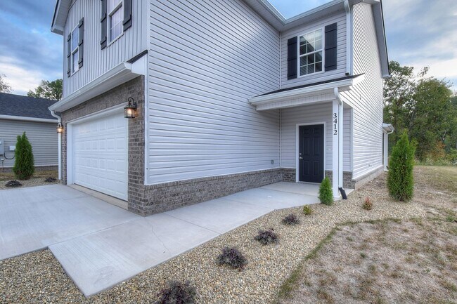 Building Photo - Newer construction single family home for lease!
