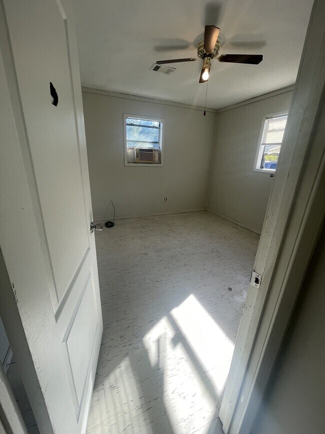 Building Photo - 450 County Road 785