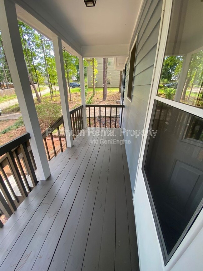 Building Photo - 4545 Bonneville Dr