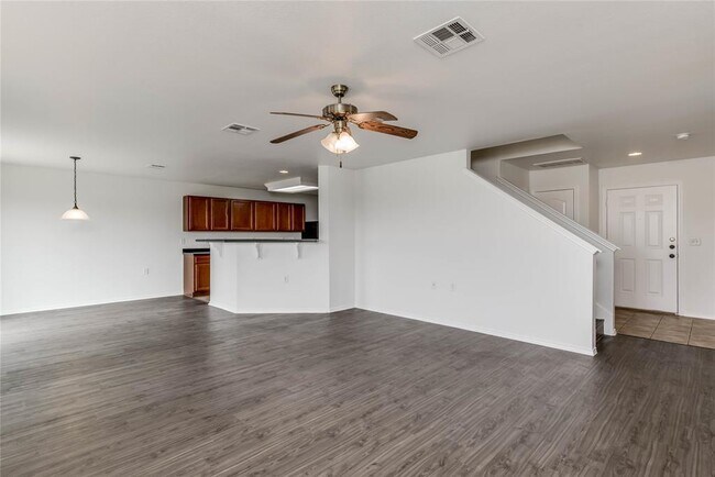 Foto del edificio - 6521 Quinton Dr