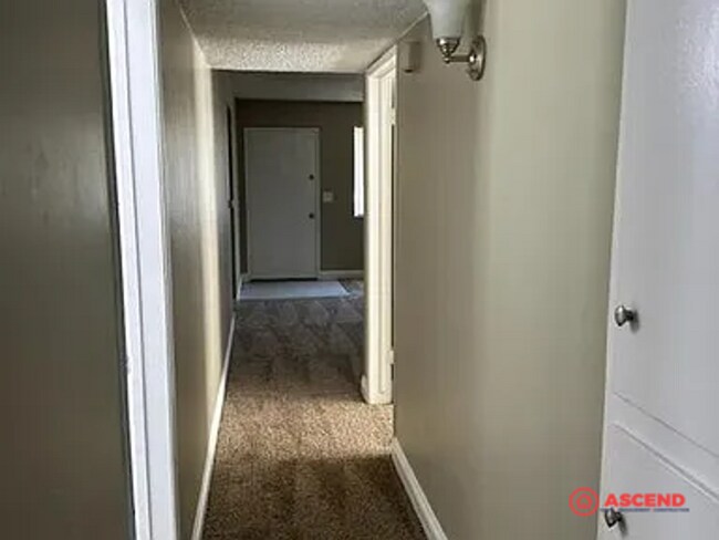 Foto del edificio - 3 Bedroom Home in East Bakersfield