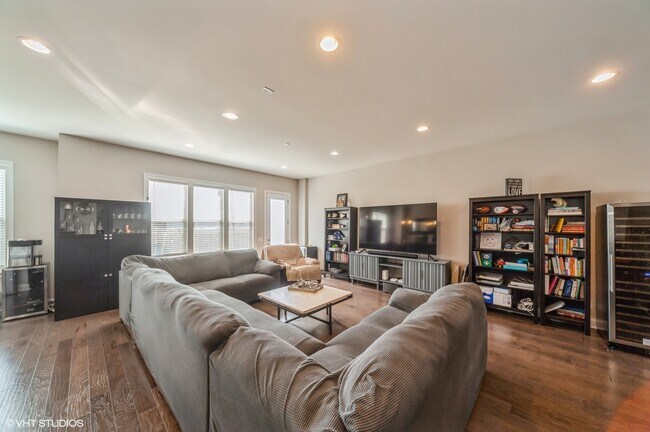 Foto del edificio - 206 Belmont Dr