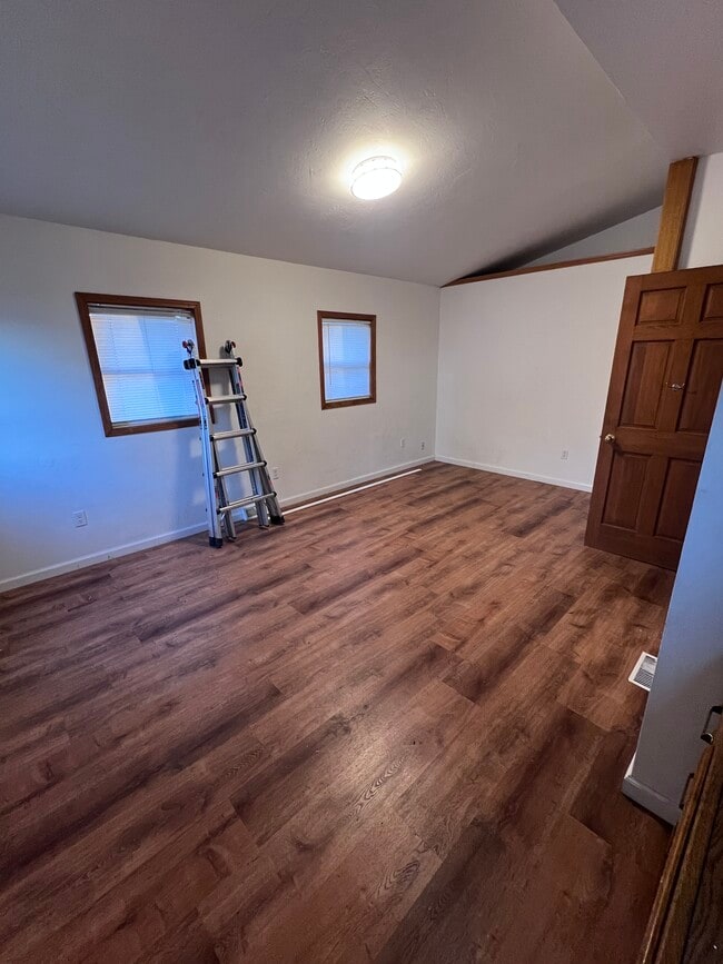 Sala de estar - 610 Mill St