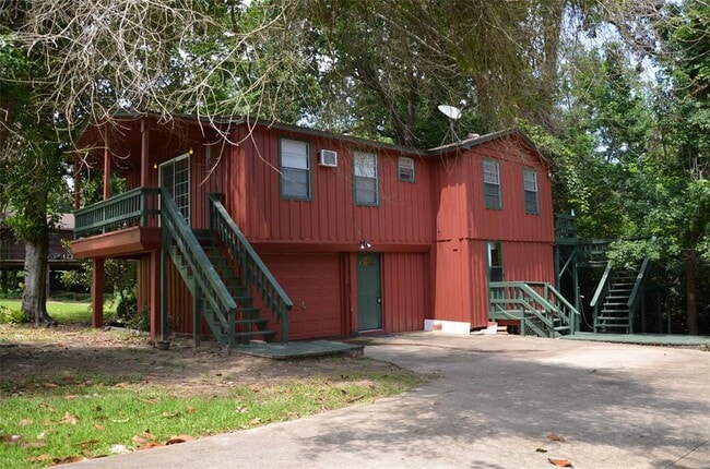 Building Photo - 202 Magnolia Pl
