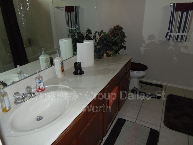 Foto del edificio - 2811 Oak Crest Dr