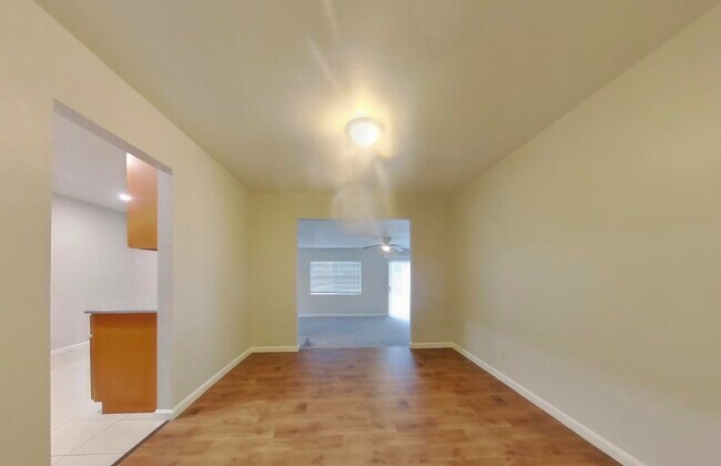 Building Photo - 2747 El Rey St