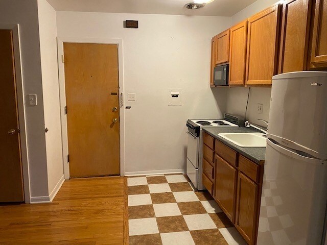 Foto del edificio - 7638 W North Ave