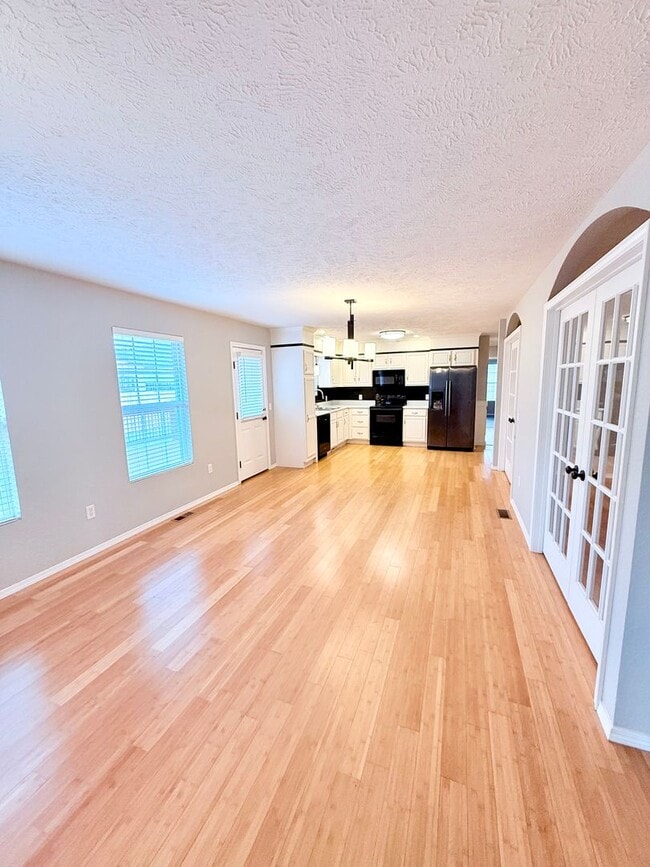 Building Photo - Bent Tree Subdivision - 4 BR - 2 Living Areas - 3 Car